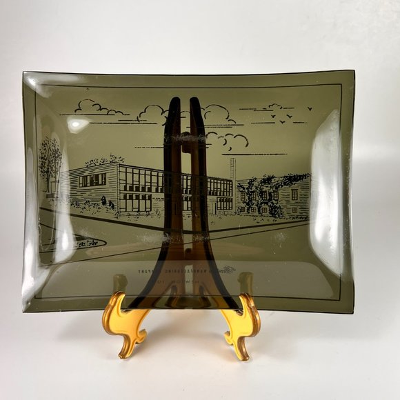 Vtg Newton Manufacturing Company Tempered Glass Tip Trinket Dish Catch All - Picture 2 of 10